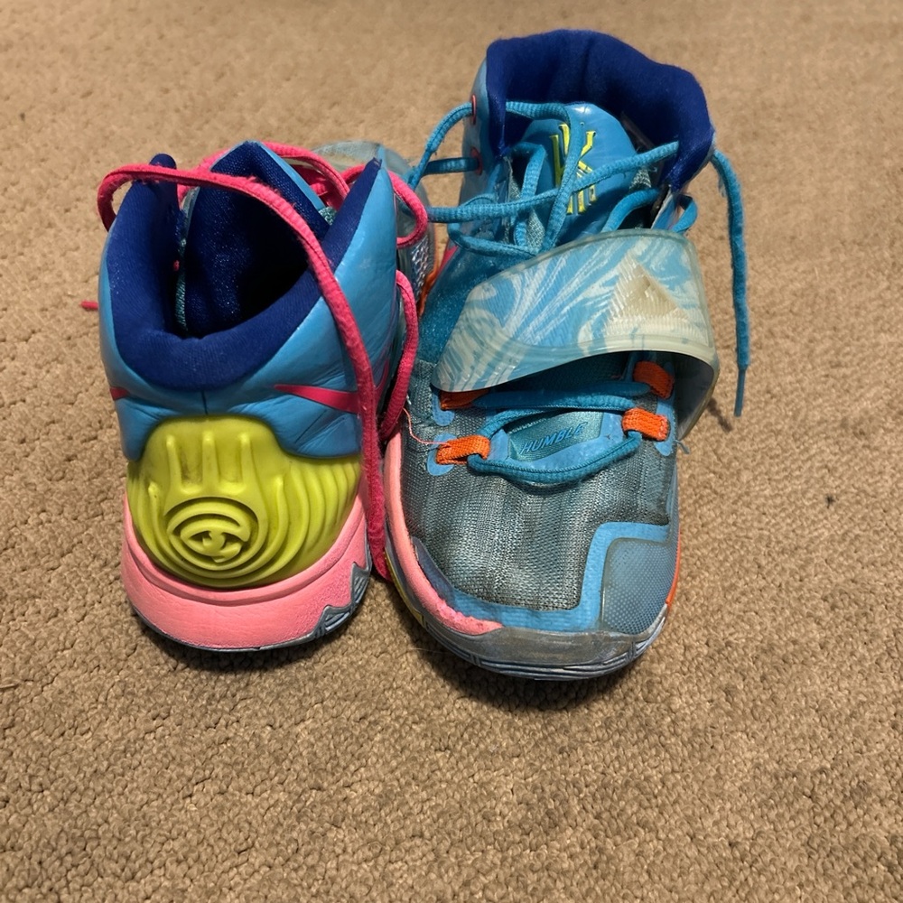 Kyrie 6 “pool”